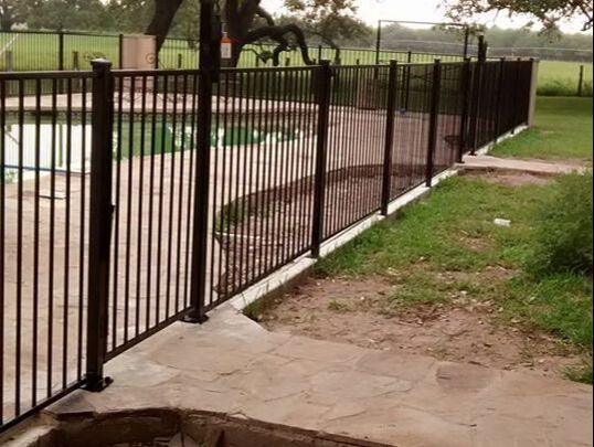fence made in iron
